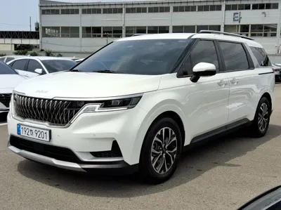 Kia Canival · 2023 год