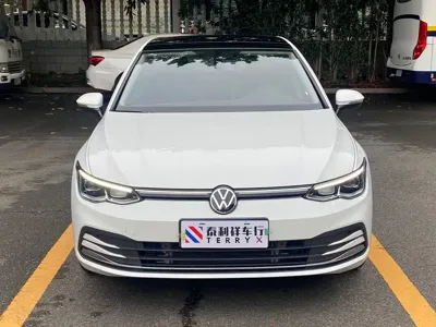 Volkswagen Golf 2023, 36000 км, за 99800 CNY