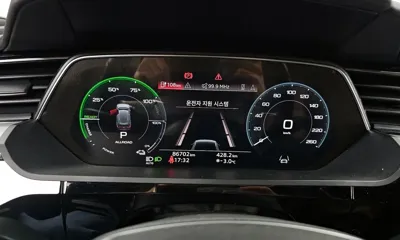 Audi e-tron 2021, 86702 км, за 46800000 KRW - фото 8