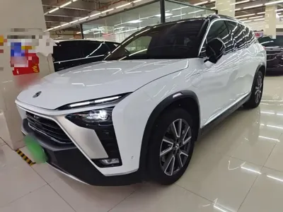 Nio ES8 · 2021 год