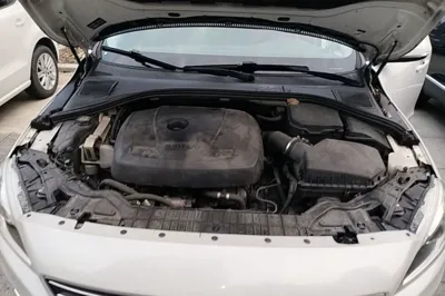 Volvo S60 2016, 176400 км, за 45145.31 CNY - фото 31