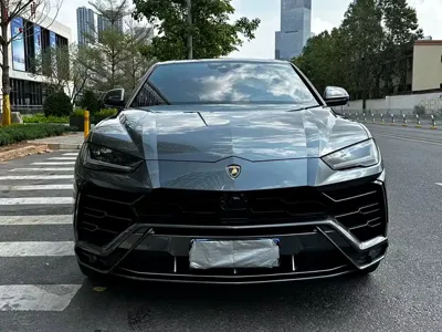 Lamborghini Urus 2021, 50000 км, за 1880000 CNY