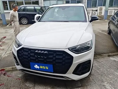 Audi Q5L 2024, 18900 км, за 204000 CNY