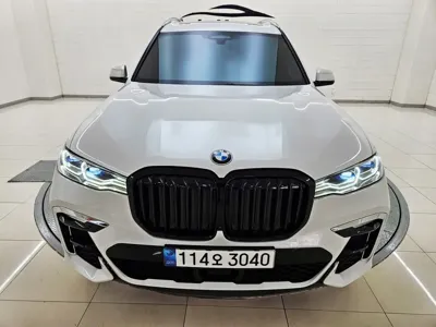 BMW X7 · 2021 год