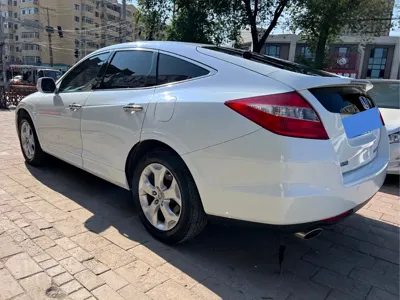 Honda Crosstour 2012, 130000 км, за 28500 CNY