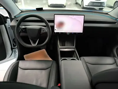 Tesla Model Y 2025, 28300 км, за 223800 CNY - фото 10