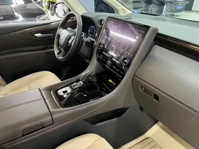 Toyota Alphard 2024, 28000 км, за 878000 CNY - фото 21