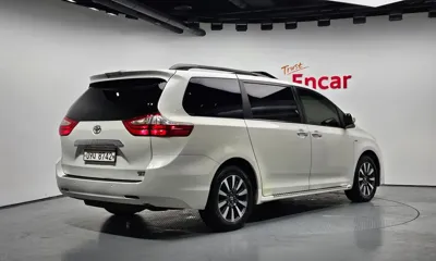 Toyota Sienna 2018, 89487 км, за 24900000 KRW - фото 2