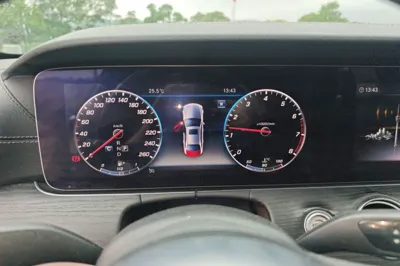 Mercedes-Benz E-Class 2019, 113699 км, за 179806.29 CNY - фото 11