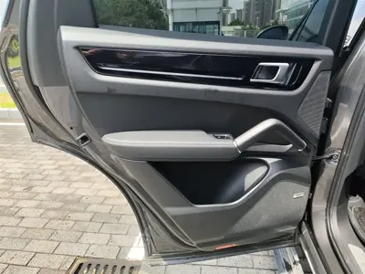 Porsche Cayenne Hybrid 2021, 58000 км, за 368000 CNY - фото 15