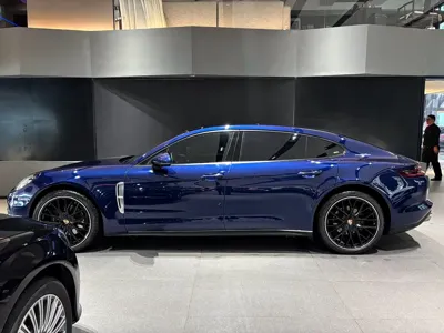 Porsche Panamera 2020, 68000 км, за 548000 CNY