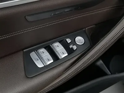 BMW 5 Series 2020, 125600 км, за 132800 CNY - фото 9