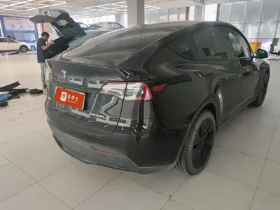 Tesla Model Y 2024, 27000 км, за 188800 CNY