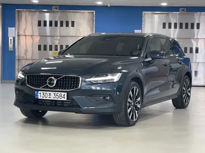 Volvo V60 · 2024 год