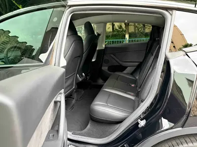 Tesla Model Y 2022, 64000 км, за 163800 CNY - фото 8
