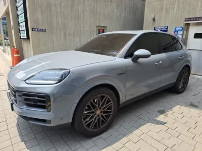 Porsche Cayenne · 2025 год
