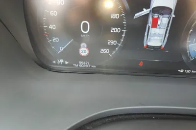 Volvo XC60 2020, 99400 км, за 115565.48 CNY - фото 9