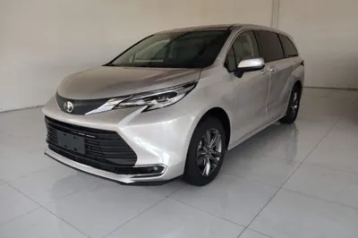 Toyota Sienna · 2026 год