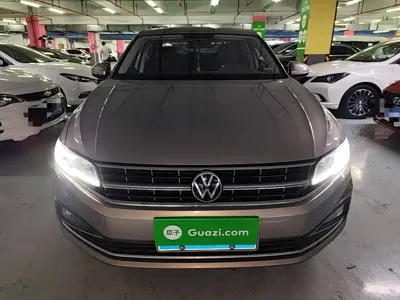 Volkswagen Bora 2022, 41900 км, за 52300 CNY