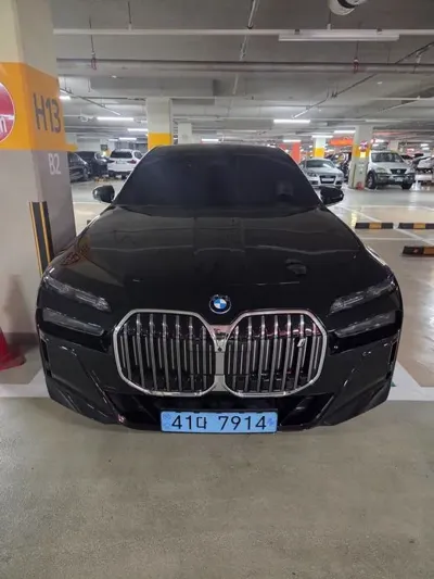 BMW i7 · 2024 год