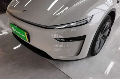 Tesla Model Y 2025, 21300 км, за 270833.53 CNY - фото 9