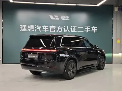 Li Auto Li L9 2023, 23000 км, за 262800 CNY