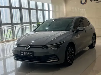 Volkswagen Golf · 2022 год