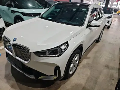 BMW iX1 · 2025 год