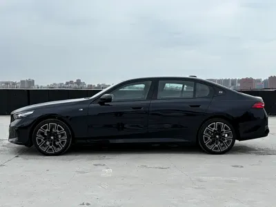 BMW 5 Series 2025, 1000 км, за 366000 CNY - фото 25
