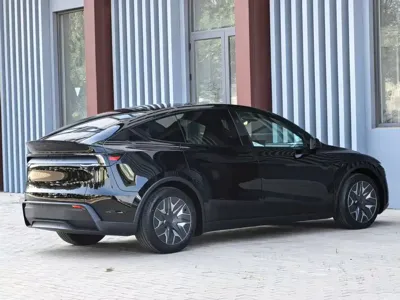 Tesla Model Y L 2026, 100 км, за 335800 CNY - фото 9