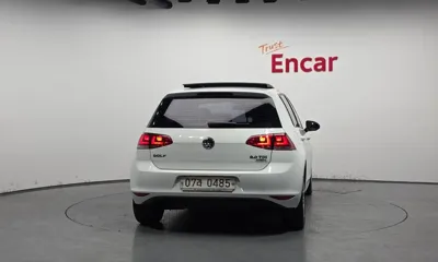 Volkswagen Golf 2016, 121120 км, за 9500000 KRW