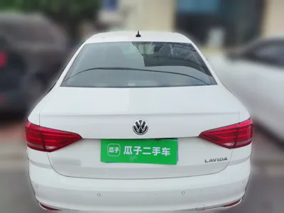 Volkswagen Lavida 2017, 66500 км, за 42344.55 CNY