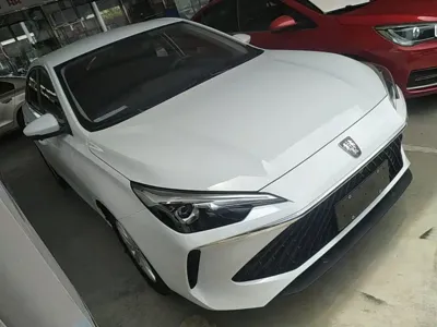Roewe i5 2023, 2100 км, за 38800 CNY