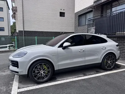 Porsche Cayenne 2025, 23500 км, за 162940000 KRW