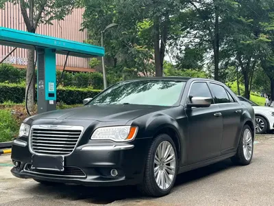 Chrysler 300C · 2015 год