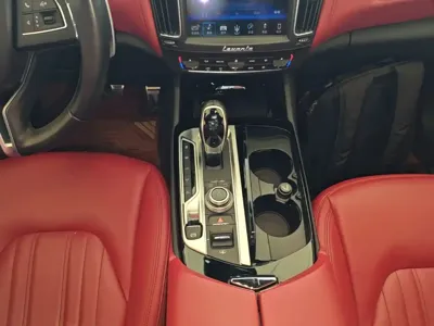 Maserati Levante 2019, 83900 км, за 204899 CNY - фото 14