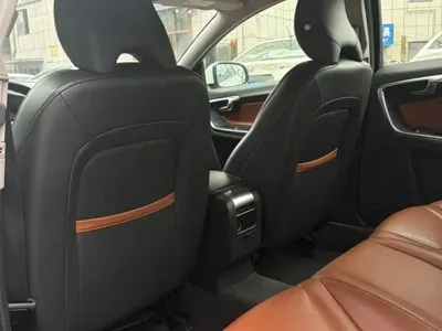 Volvo S60 2020, 140000 км, за 58800 CNY