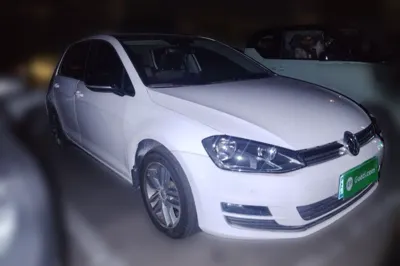 Volkswagen Golf 2017, 54000 км, за 54002.32 CNY