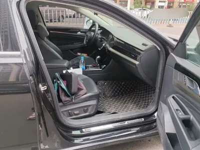 Volkswagen Passat 2021, 65700 км, за 91800 CNY - фото 8