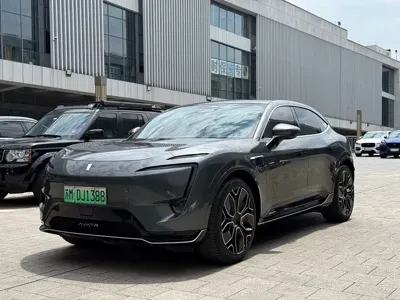 Avatr Avatr 11 · 2024 год