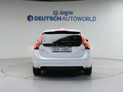 Volvo V60 2016, 61127 км, за 9900000 KRW