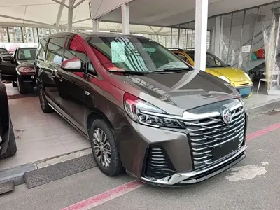Buick GL8 2023, 50700 км, за 123200 CNY