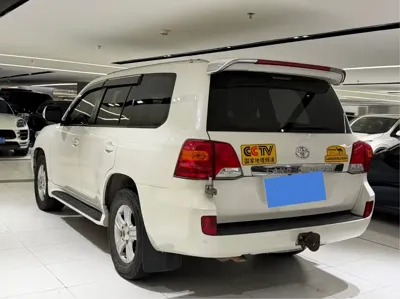 Toyota Land Cruiser 2014, 290000 км, за 220000 CNY