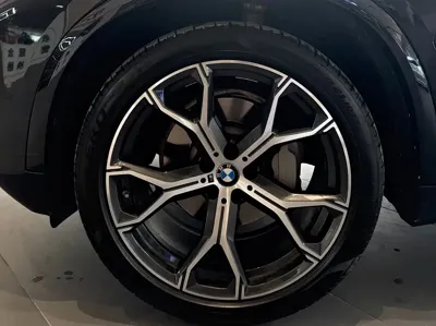BMW X5 2024, 50000 км, за 452900 CNY - фото 4