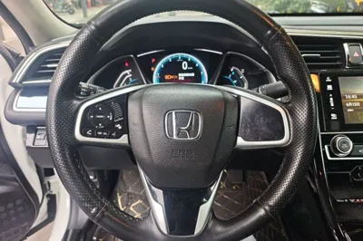 Honda Civic 2016, 55300 км, за 45532.8 CNY - фото 11
