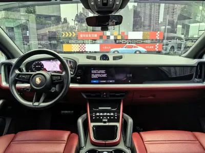 Porsche Cayenne 2023, 49000 км, за 589000 CNY