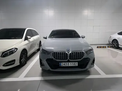 BMW 5-Series · 2025 год