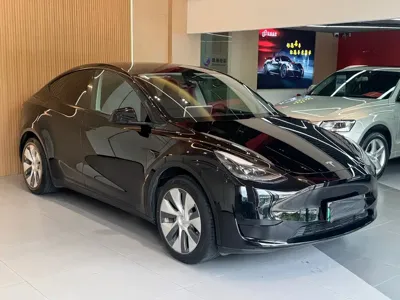 Tesla Model Y 2023, 60000 км, за 163800 CNY