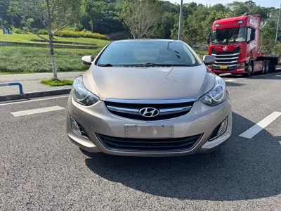 Hyundai Elantra Langdong 2015, 120000 км, за 19800 CNY