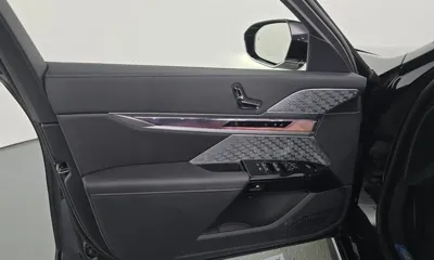 BMW i7 2025, 13842 км, за 999990000 KRW - фото 24